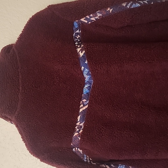 Hooey Sherpa Pullover Bergundy with Aztec Accents - Picture 9 of 11